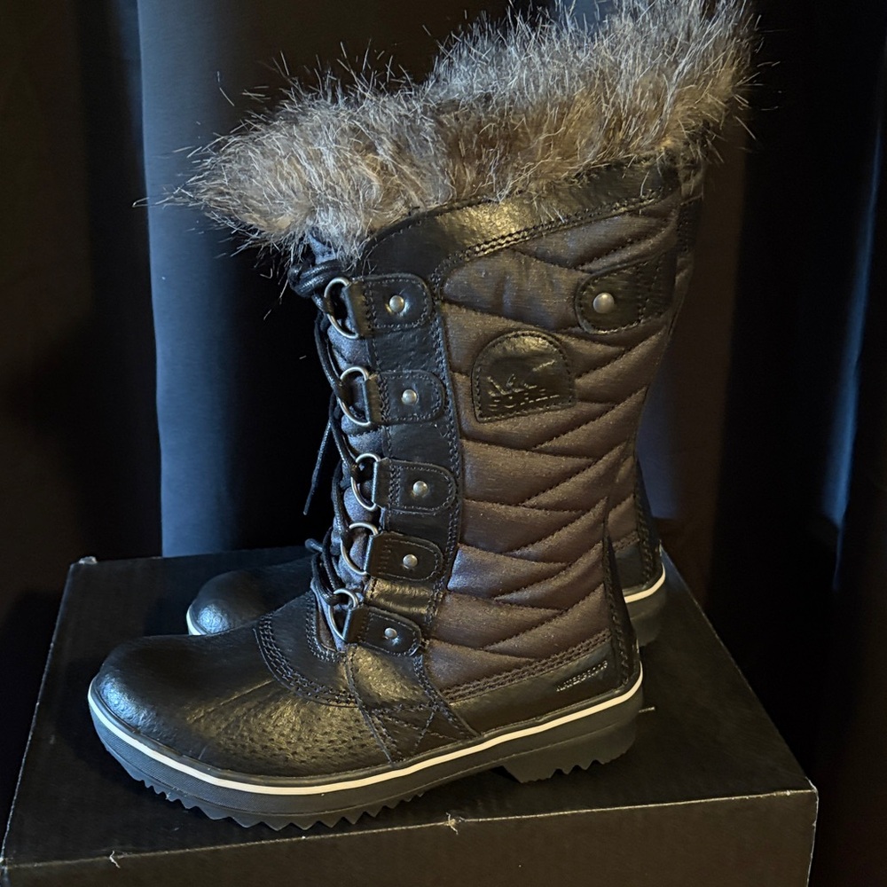 Sorel Women's Black and Brown Winter Boots - Picture 4 of 11